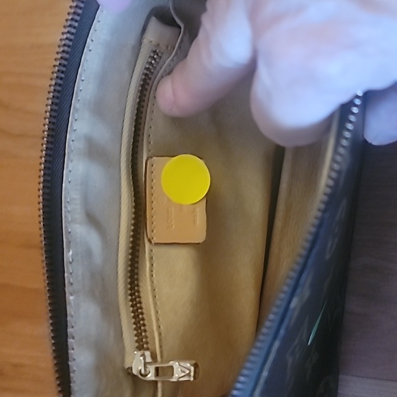 Elegant Brown Designer Shoulder Bag - Picture 7 of 12